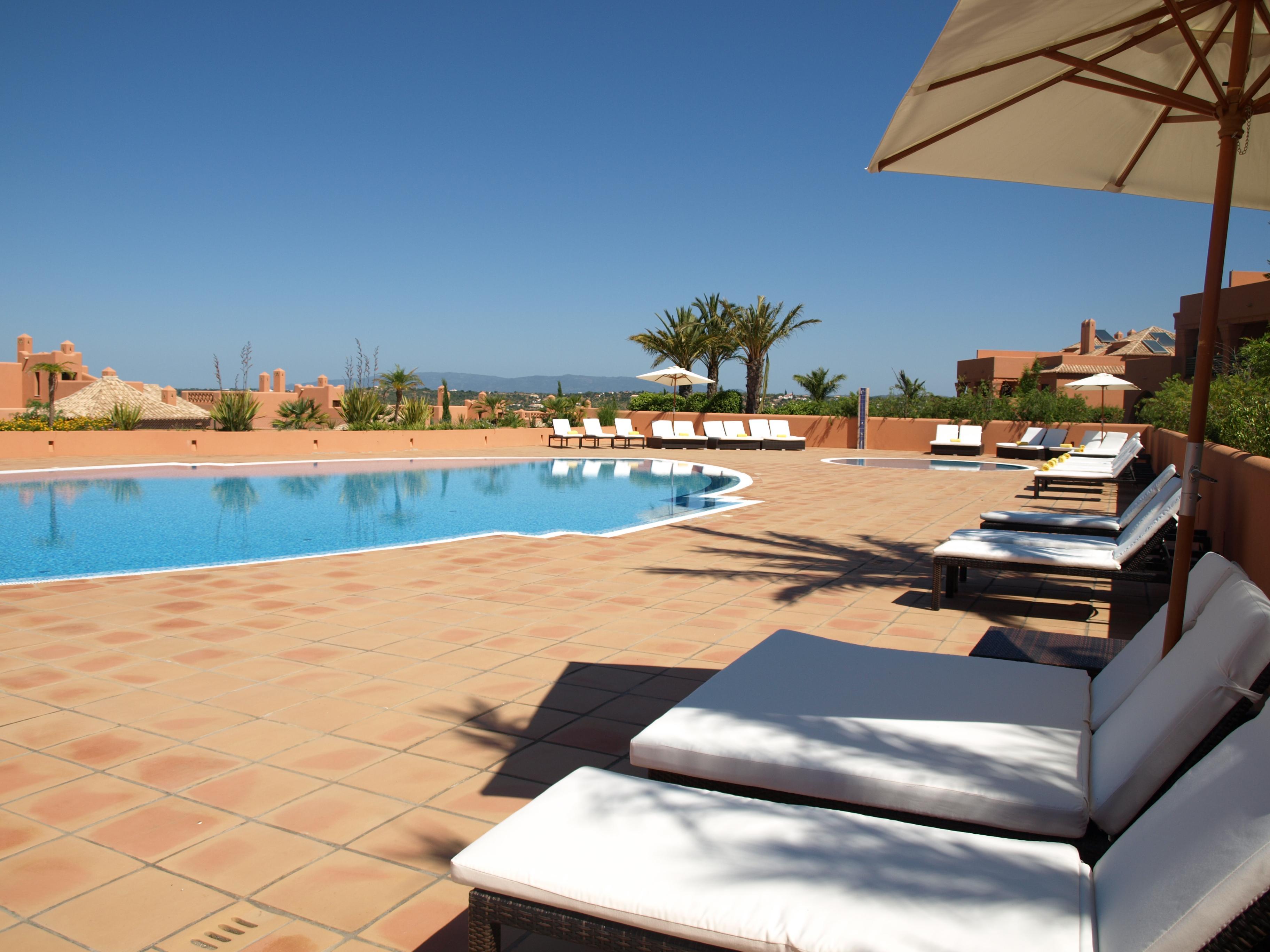 Amendoeira Golf Resort - Apartments And Villas Силвеш Экстерьер фото