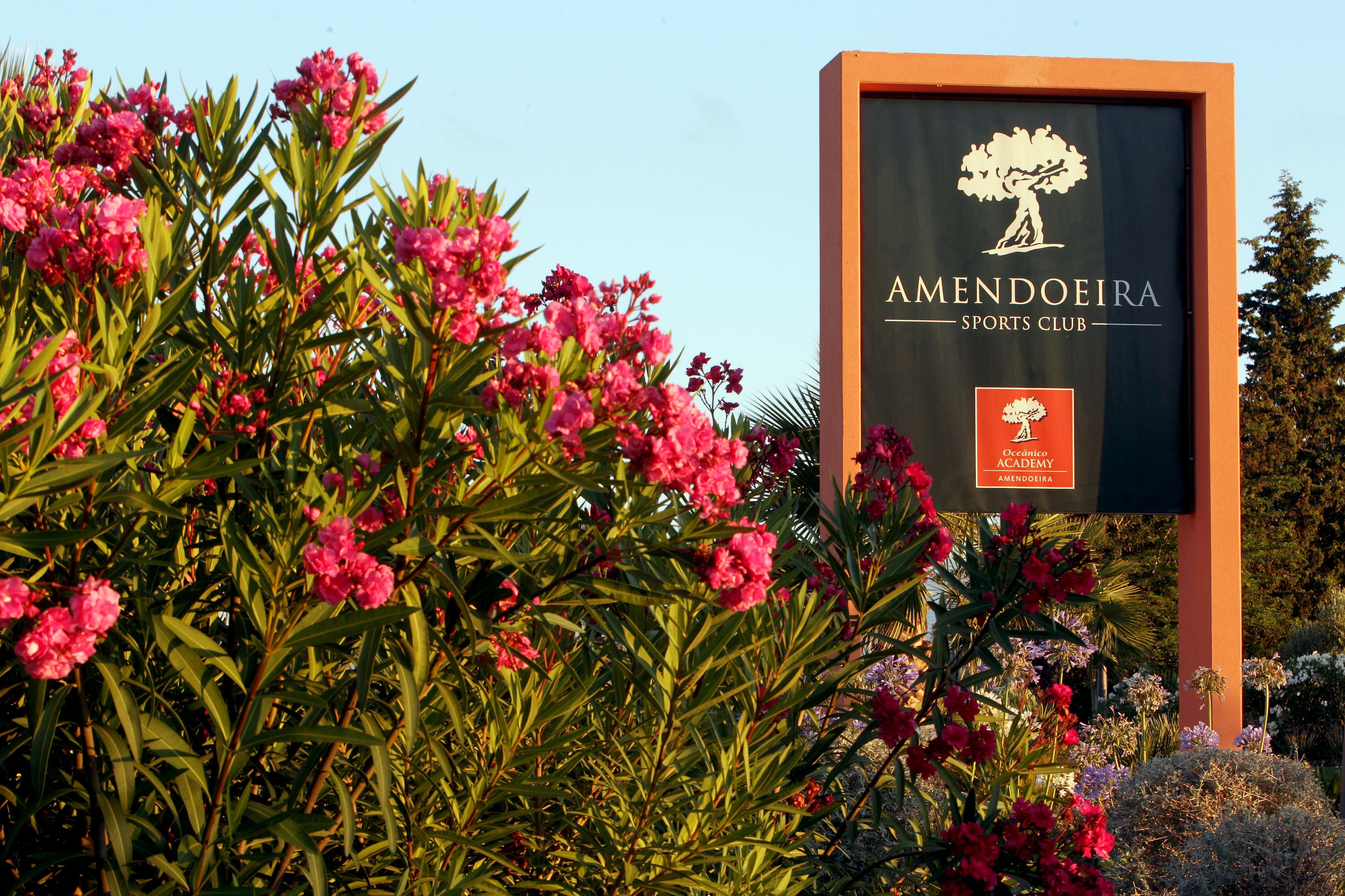 Amendoeira Golf Resort - Apartments And Villas Силвеш Экстерьер фото